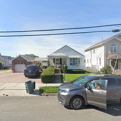 789 Chase Ave, Lyndhurst, NJ 07071