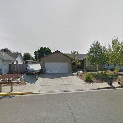 1014 Kobe Ln, Harrisburg, OR 97446