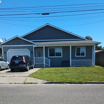 1023 Sanford St, Coos Bay, OR 97420