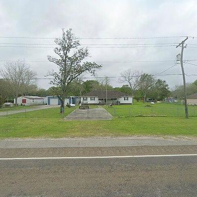 9313 State Highway 61, Hankamer, TX 77560