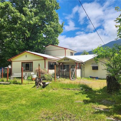 112 Combs Rd, Packwood, WA 98361