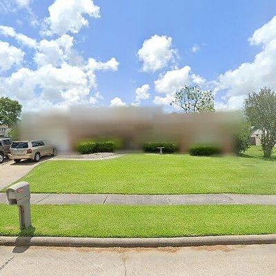 1121 W Castlewood Ave, Friendswood, TX 77546