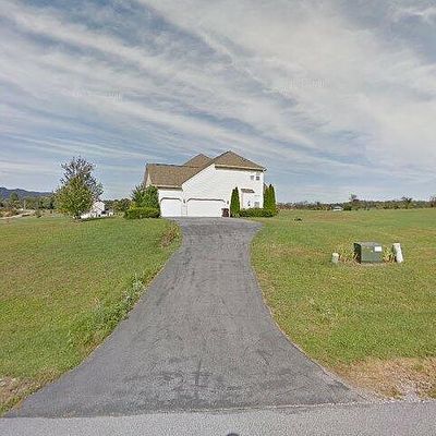 1205 Summerswood Dr, Saint Thomas, PA 17252