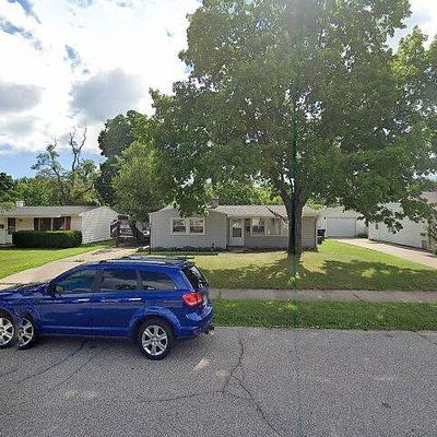 1242 Manchester Dr, South Bend, IN 46615