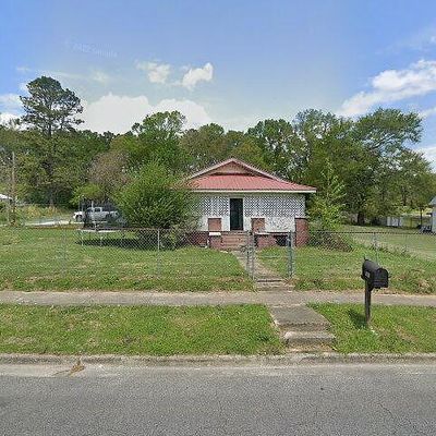 104 Sloan Ave E, Talladega, AL 35160