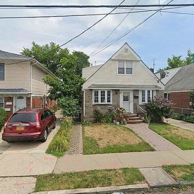 10401 218 Th Pl, Queens Village, NY 11429