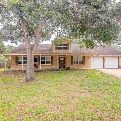 108 W Acorn Dr, Victoria, TX 77905