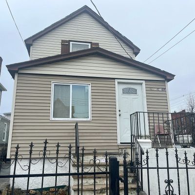 11004 164 Th St, Jamaica, NY 11433