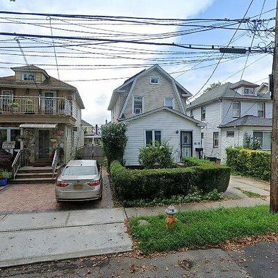 11028 213 Th St, Queens Village, NY 11429