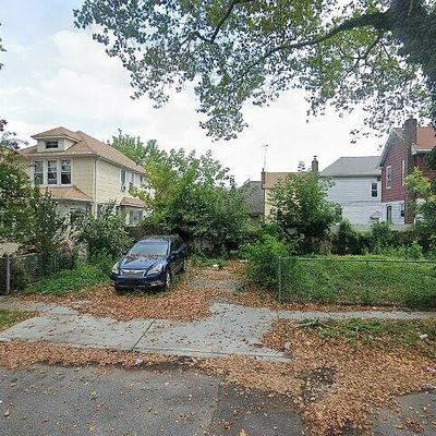 11041 213 Th St, Queens Village, NY 11429