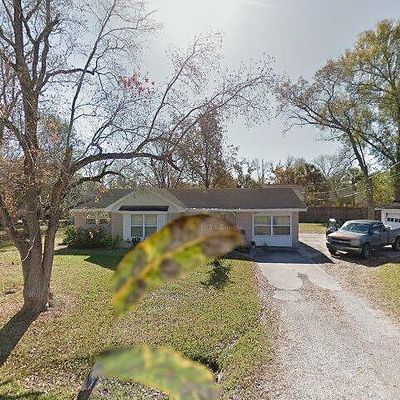 145 W Smith St, Sour Lake, TX 77659