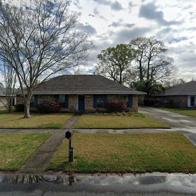 1521 Turret Dr, Baton Rouge, LA 70816