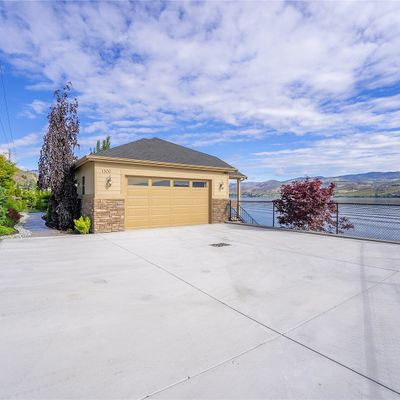 1300 S Lakeshore Rd, Chelan, WA 98816