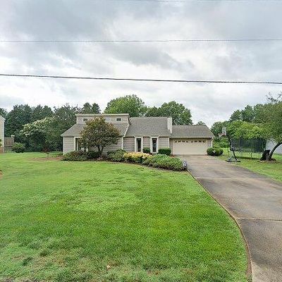 1306 Tonya Dr, Winston Salem, NC 27105