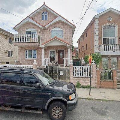 13218 59 Th Ave, Flushing, NY 11355