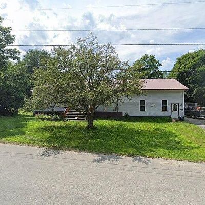 17 Edwards St, Lincoln, ME 04457