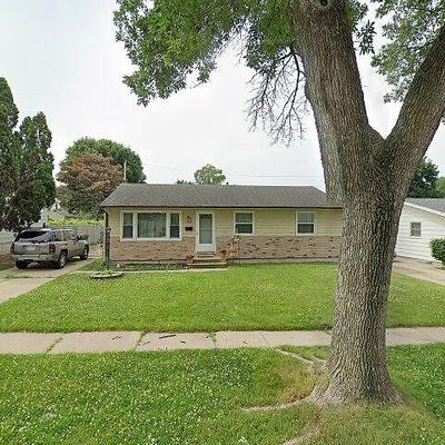 1709 Texas Ave Ne, Cedar Rapids, IA 52402