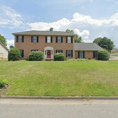 1733 Stone Mill Dr, Salem, VA 24153