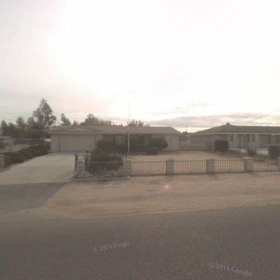 17837 Pine St, Hesperia, CA 92345