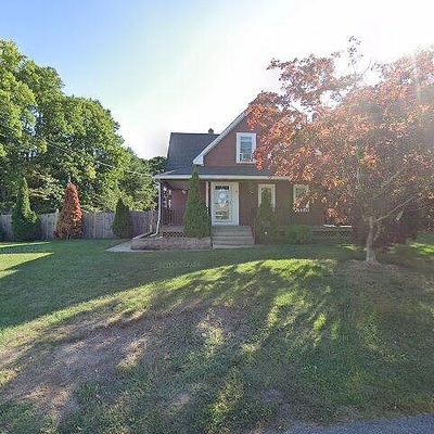 18 Highland St, Taunton, MA 02780