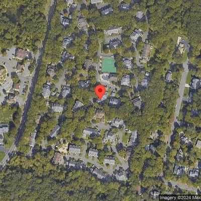 18 Mountain Laurel Ln, Brielle, NJ 08730