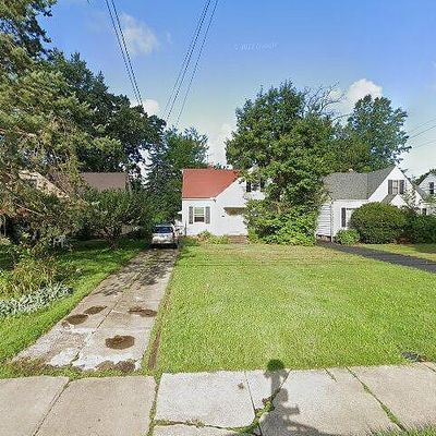1828 S Green Rd, Cleveland, OH 44121