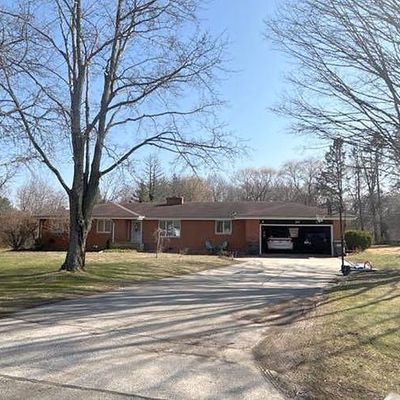 1550 S Cherry Dr, Stevensville, MI 49127