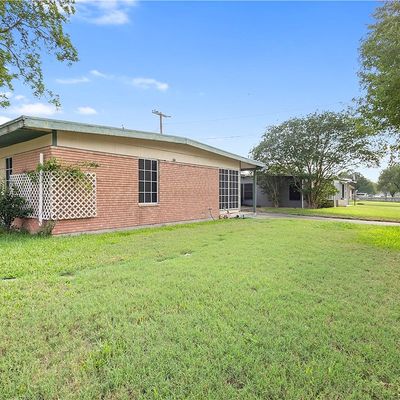 1611 E Lott Ave, Kingsville, TX 78363