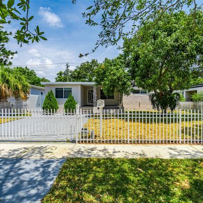 1645 Ne 159 Th St, North Miami Beach, FL 33162