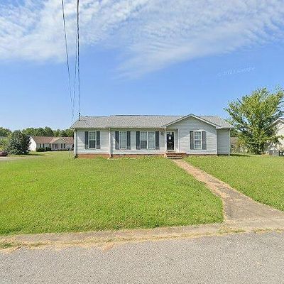 166 Oak Tree Dr, Oak Grove, KY 42262