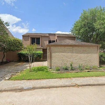 16802 Pinemoor Way, Houston, TX 77058