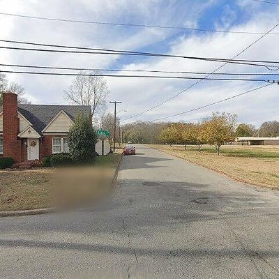 212 N Lake St, Paris, TN 38242