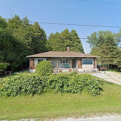 2121 Hawthorne Ave, Two Rivers, WI 54241