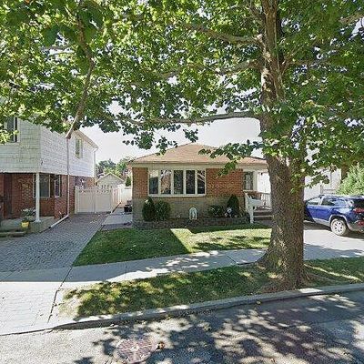 21716 47 Th Rd, Bayside, NY 11361