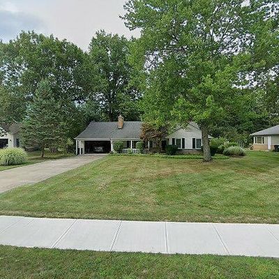 205 E Pioneer Trl, Aurora, OH 44202