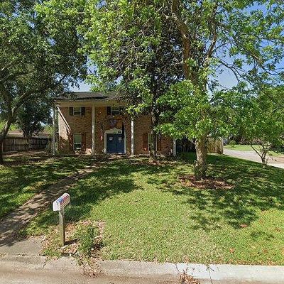 207 Burgundy Ln, League City, TX 77573