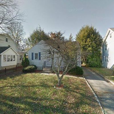 27 Lakeview Dr, Norwalk, CT 06850