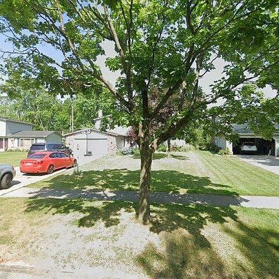 27366 Nantucket Dr, North Olmsted, OH 44070