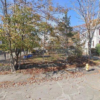 3 Colonial St, Gloucester, MA 01930