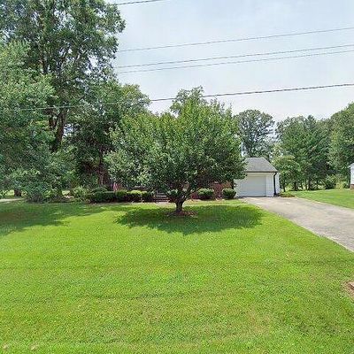 249 Island Dr, Madison, NC 27025