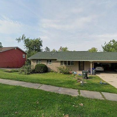 2520 M Ave Nw, Cedar Rapids, IA 52405