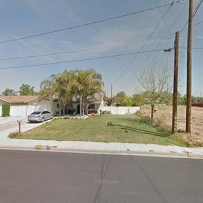 304 Braden Ave, Hanford, CA 93230