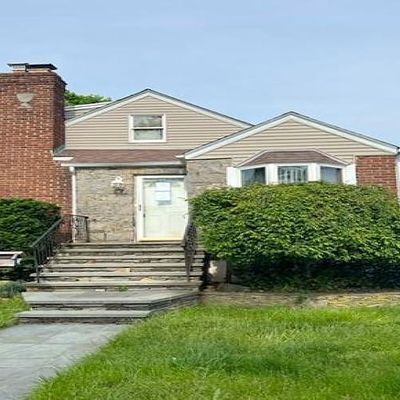 3092 Benjamin Rd, Oceanside, NY 11572