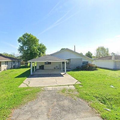 320 Bell Ave, Bridge City, TX 77611