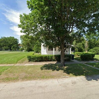 411 Sumner St, Waterloo, IA 50703