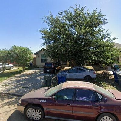 4435 Vientos Rd, Laredo, TX 78046