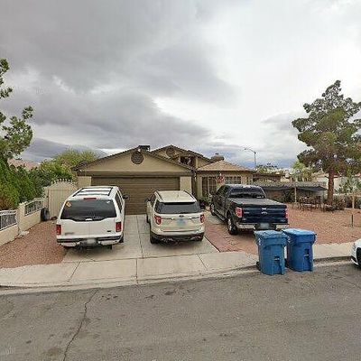 3815 Light Year Dr, Las Vegas, NV 89115