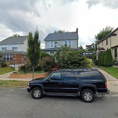 4040 168 Th St, Flushing, NY 11358