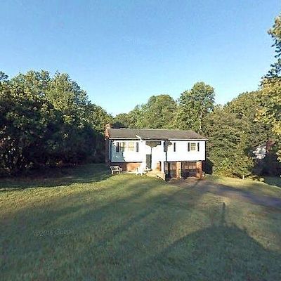 5313 Crown Point Dr, Tobaccoville, NC 27050