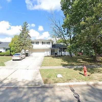 5455 Meadow Wood Blvd, Cleveland, OH 44124